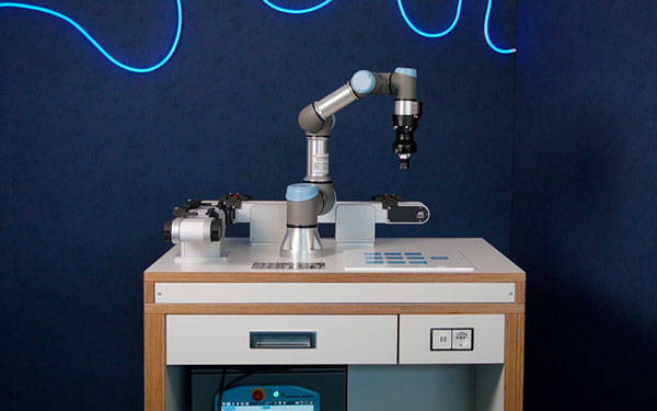 Cellule formation robotique UR5e:Advance