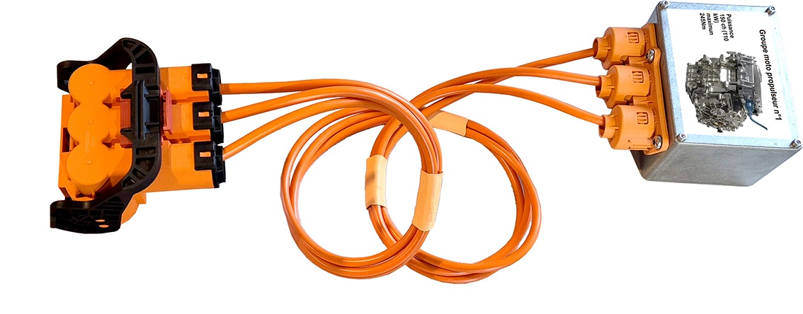 Kit consignation VEVH2 avec boitiers batterie HT et 12v, convertisseur DC / AC, 2 prise de services Avec connecteur 3 voies clipsable, livré dans 3 valises avec mousse de rangement. 2 pannes d'isoleme