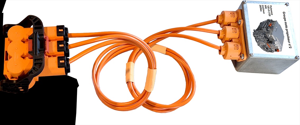 Kit consignation VEVH2 avec boitiers batterie HT et 12v, convertisseur DC / AC, 2 prise de services Avec connecteur 3 voies clipsable, livré dans 3 valises avec mousse de rangement. 2 pannes d'isoleme